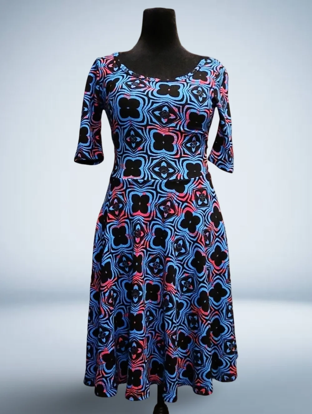 LuLaRoe S Blue Black Red Geometric Knit Knee Length A-Line Dress Scoop Neck - Picture 1 of 9